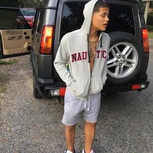 Meet your Posher, Avery